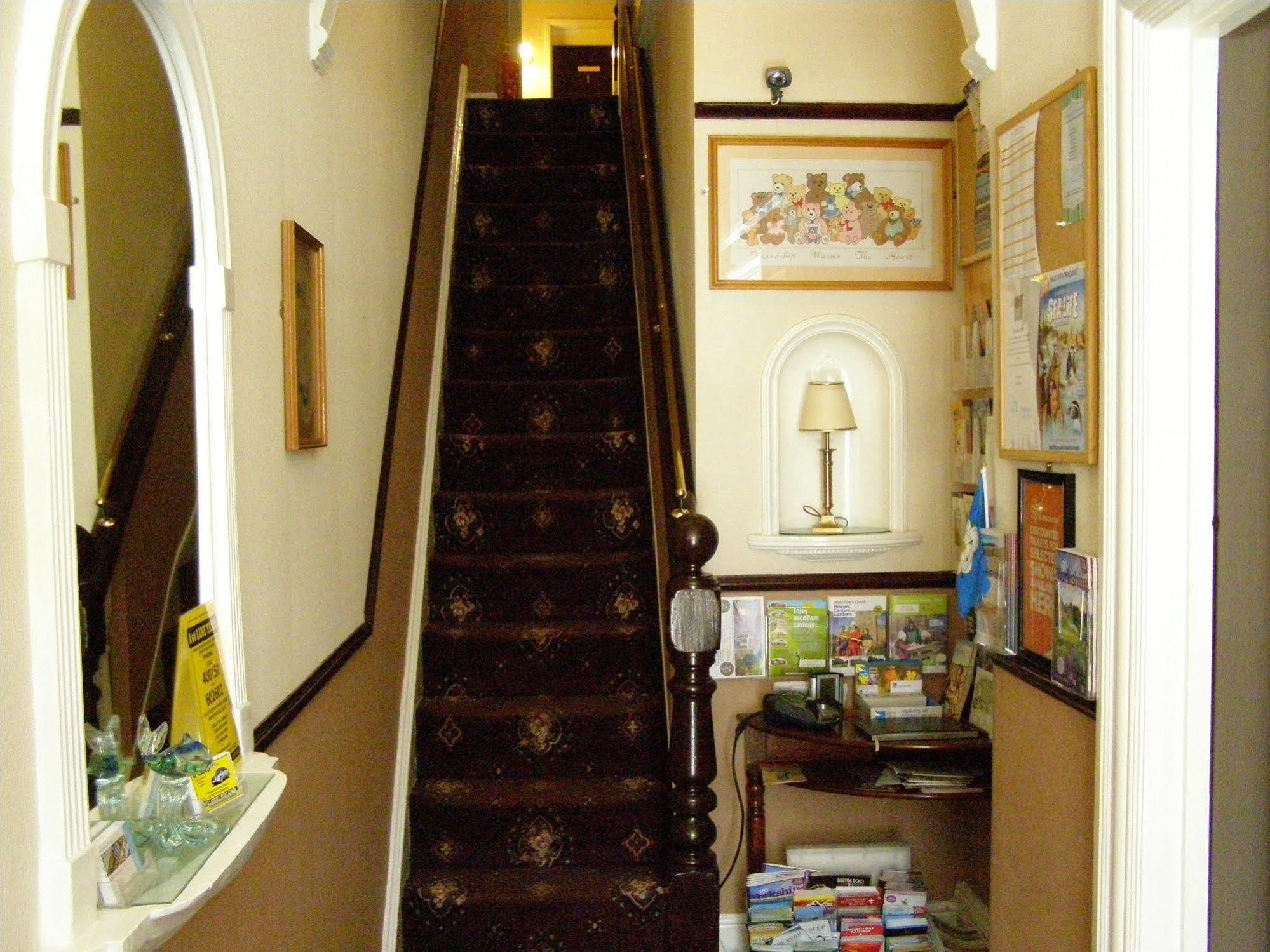 Blantyre Guest House Бринлингтон Экстерьер фото